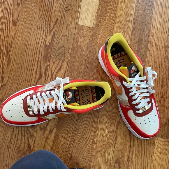 NEVER WORN NIKE special edition AIR FORCE 1s / FRESH OUT OF THE BOX - Picture 2 of 4